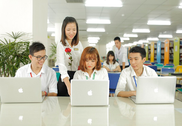 25 tuổi có quá muộn để học công nghệ thông tin hay không?