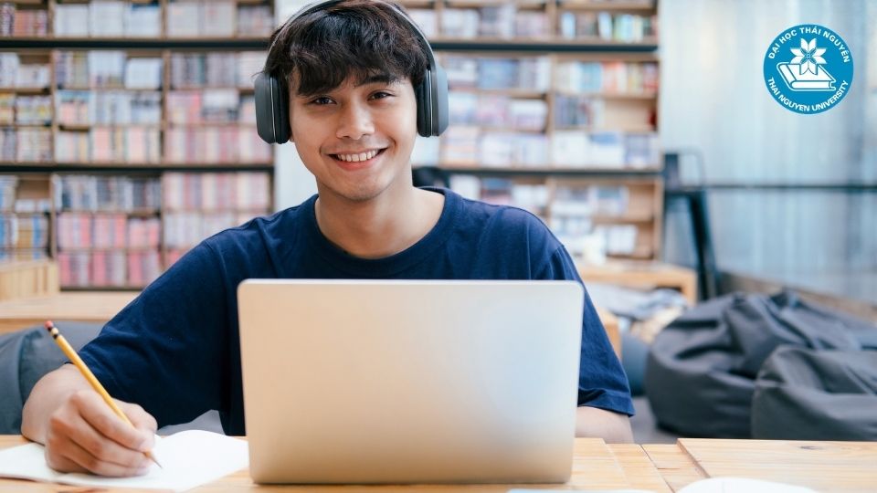 Bằng đại học từ xa có giá trị không? Và những câu hỏi thường gặp