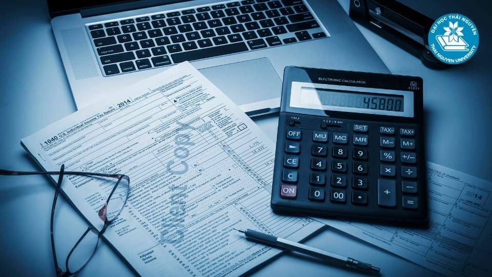 Nên hay không nên học ngành kế toán từ xa?