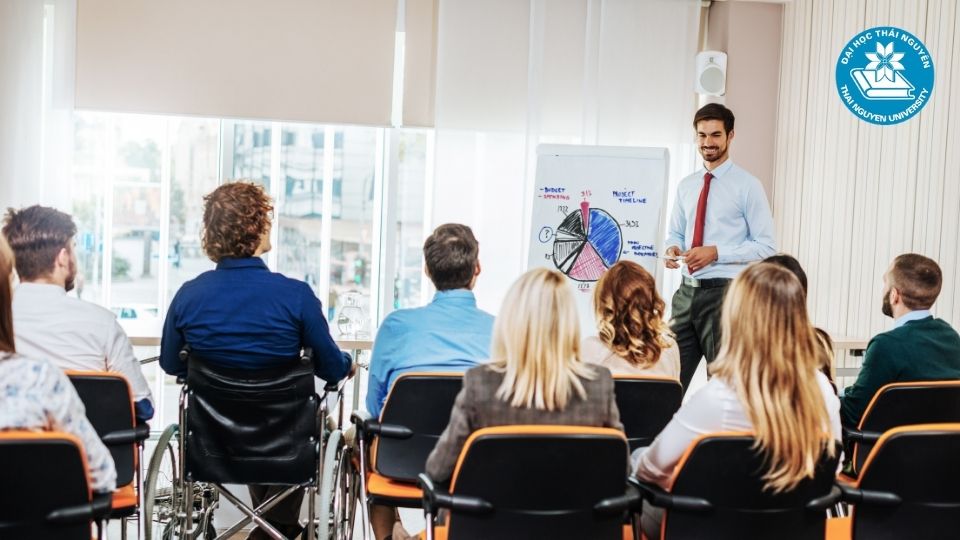 Ưu và nhược điểm của văn bằng 2 quản trị kinh doanh