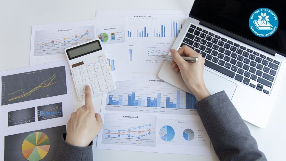 Làm thế nào để chuẩn bị hồ sơ xét tuyển văn bằng 2 quản trị kinh doanh?