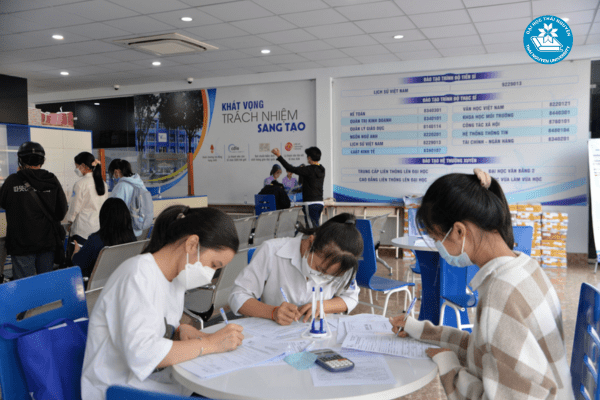 cac truong dai hoc lien thong nganh ngon ngu anh