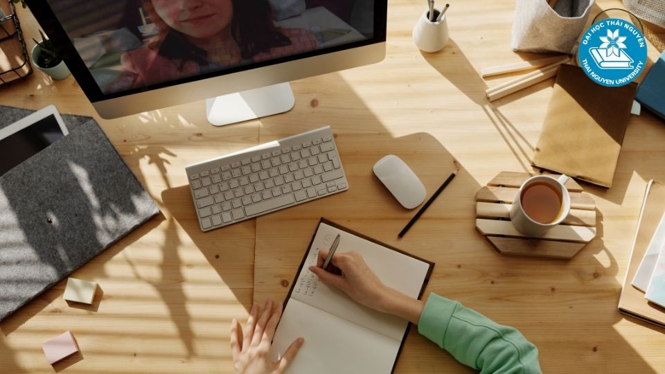 Học Luật Kinh Tế Nên Học Trường Nào?