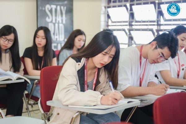 Những yếu tố cần thiết để trở thành một giáo viên tiếng Anh