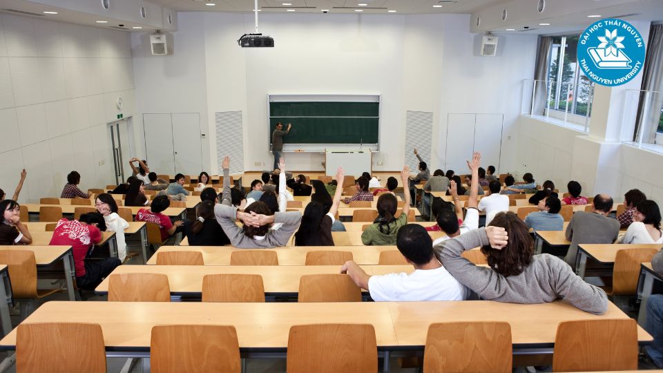 Vì sao nên học bằng cao đẳng liên thông đại học?