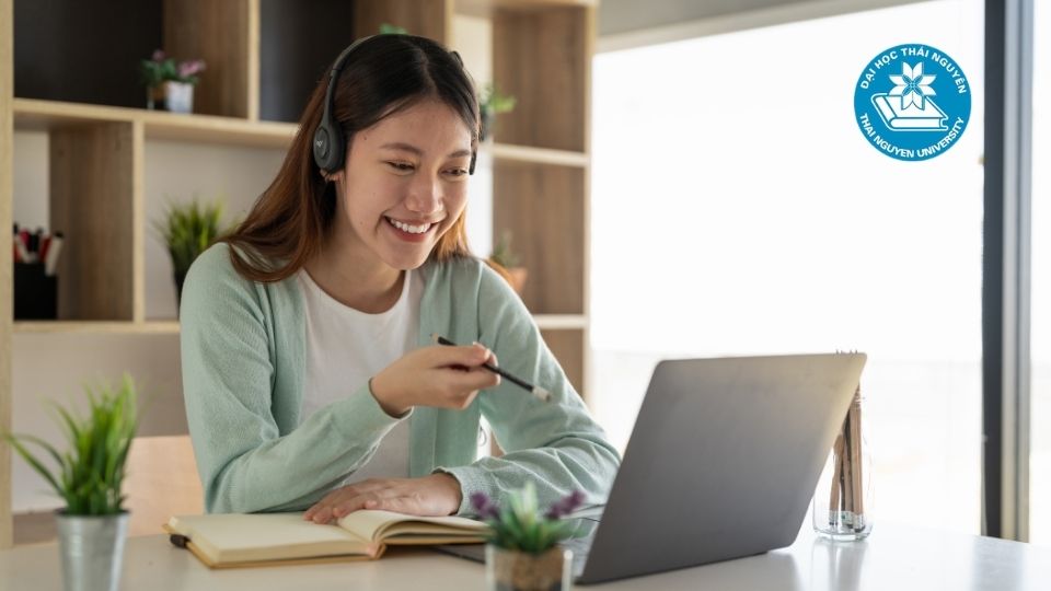 Đại học trực tuyến là gì