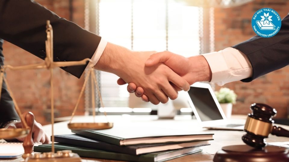 Học luật kinh tế hệ từ xa tại Đại học Thái Nguyên
