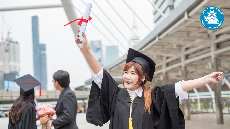 Học văn bằng 2 ngành nào dễ xin việc?
