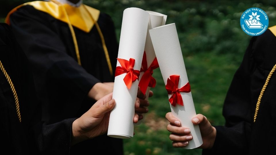 Học văn bằng 2 là gì và dành cho ai?