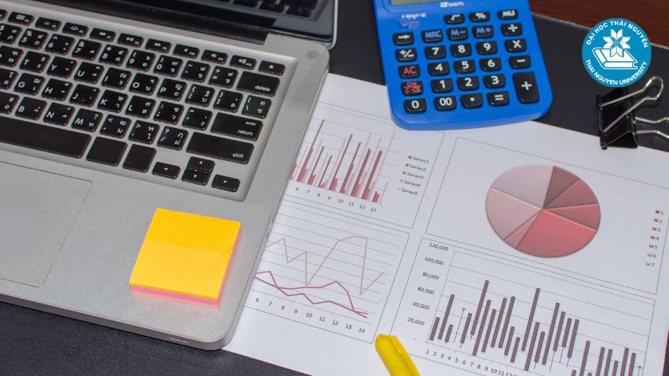 Có nên học văn bằng 2 quản trị kinh doanh? Những yếu tố cần cân nhắc