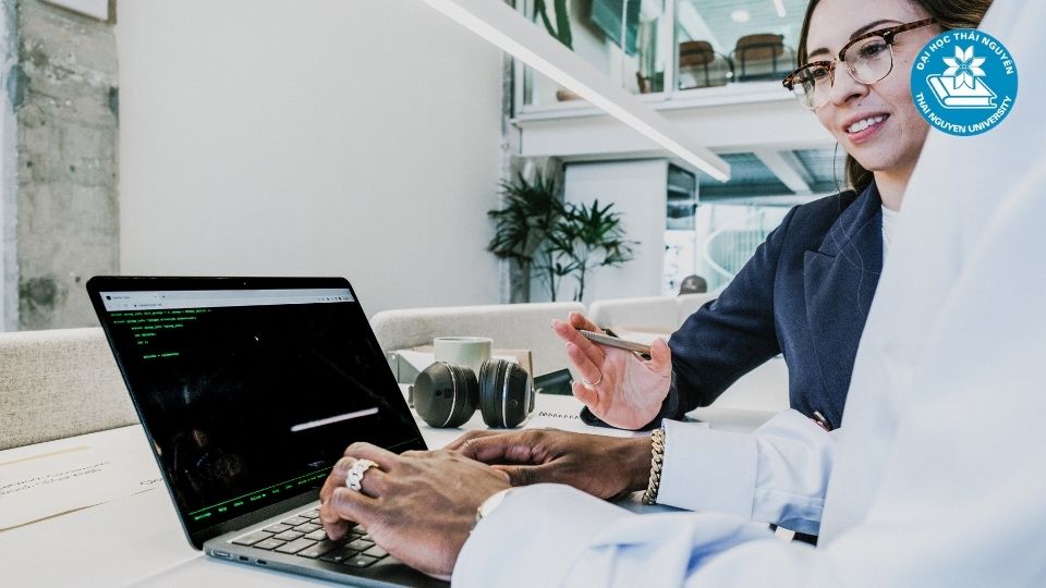 Học văn bằng 2 Công nghệ thông tin online là gì?